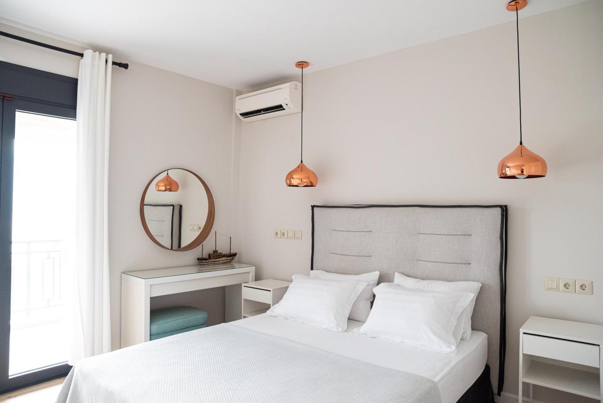 Cos Seafront Apartments غيراكيني المظهر الخارجي الصورة