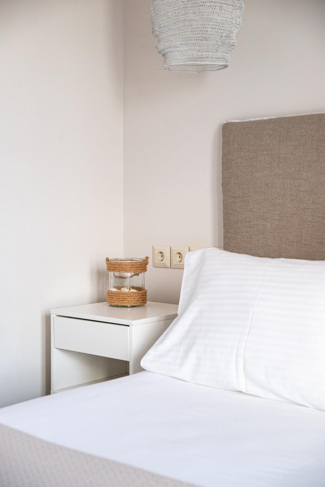 Cos Seafront Apartments غيراكيني المظهر الخارجي الصورة
