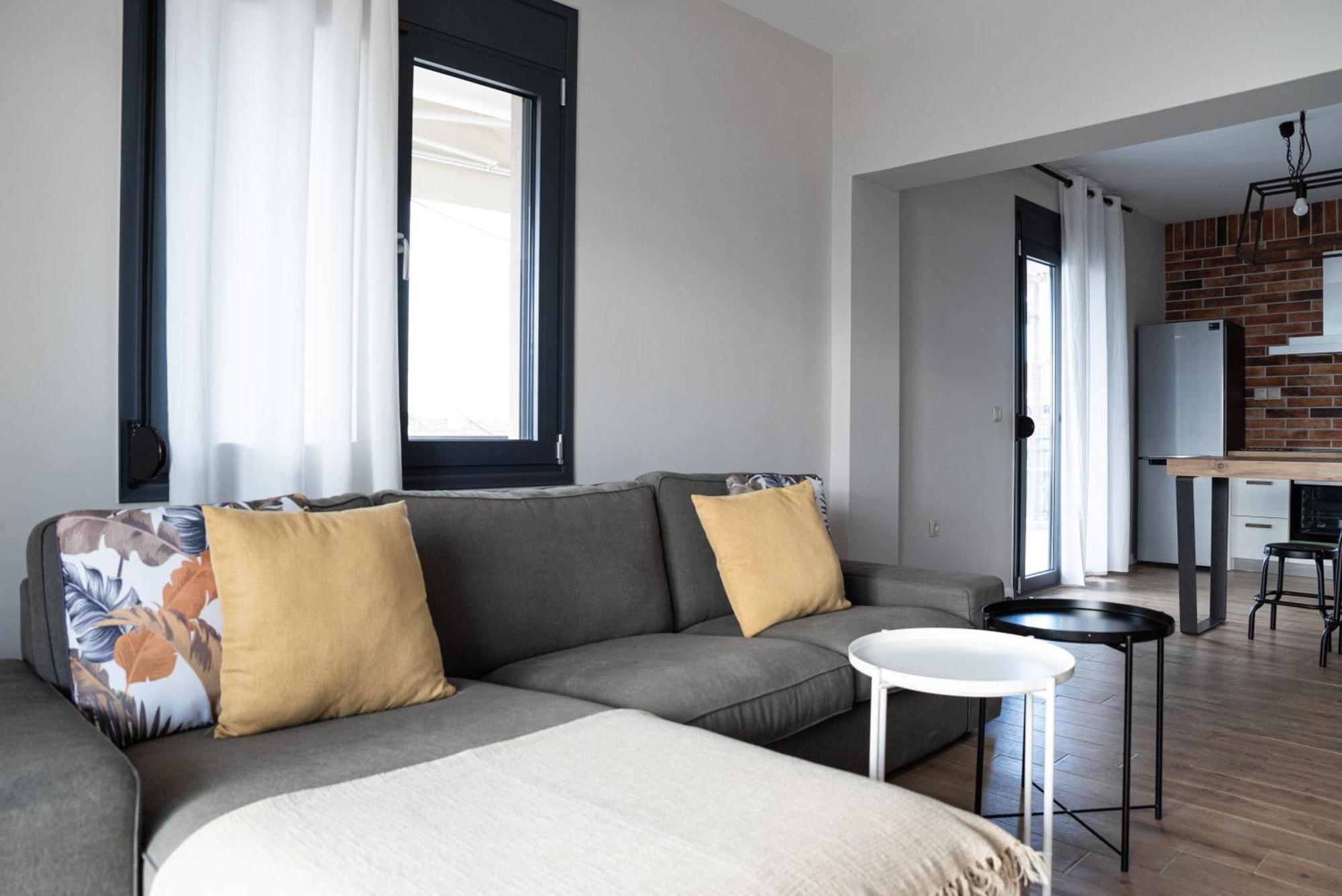 Cos Seafront Apartments غيراكيني المظهر الخارجي الصورة